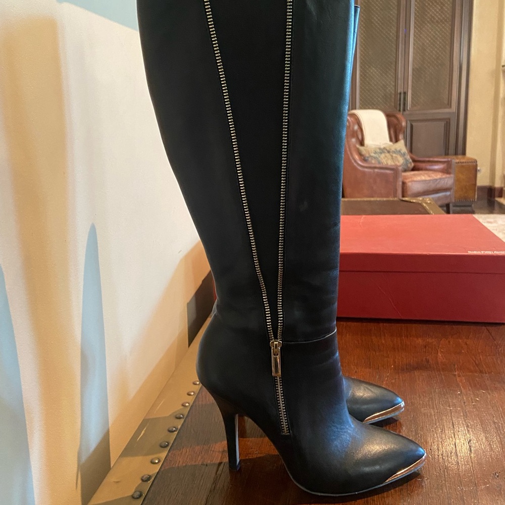 Saks Fifth Avenue Black Leather Tall Boots sz 8.5